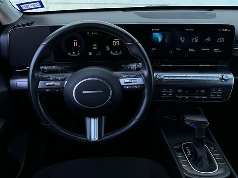 Used 2025 Hyundai Kona SEL image 14