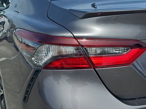 Used 2022 Toyota Camry SE image 33