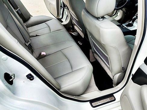 Used 2009 INFINITI G37 Journey w/ Premium Pkg RWD image 17