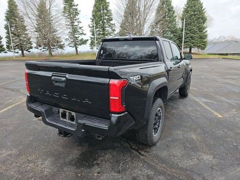 Used 2024 Toyota Tacoma TRD Off-Road image 6