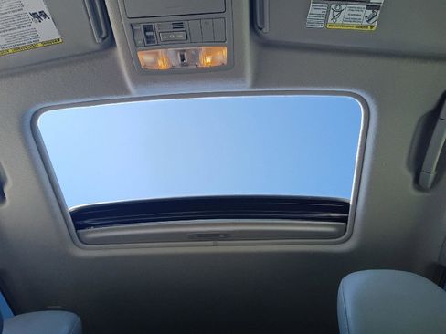 Used 2013 Toyota Highlander Limited image 24