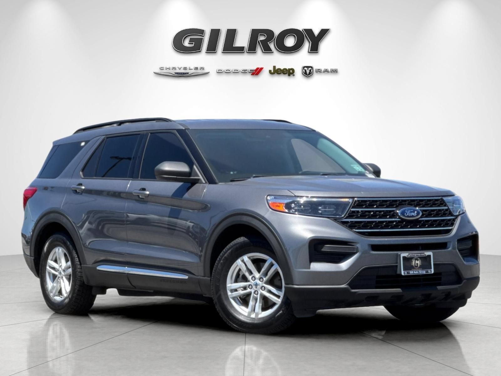 Used 2021 Ford Explorer XLT RWD image 2