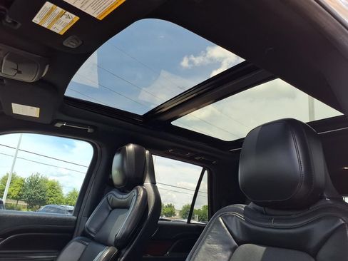 Used 2020 Lincoln Navigator Reserve AWD/4WD image 10