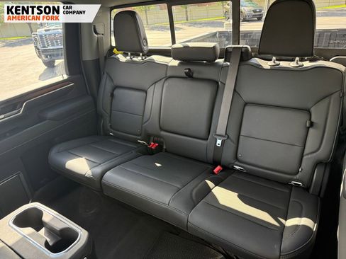 Used 2025 GMC Sierra 3500 Denali w/ Denali Reserve Package image 39