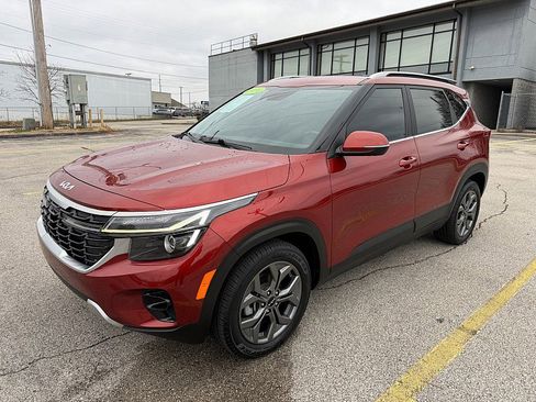 Used 2024 Kia Seltos S image 3