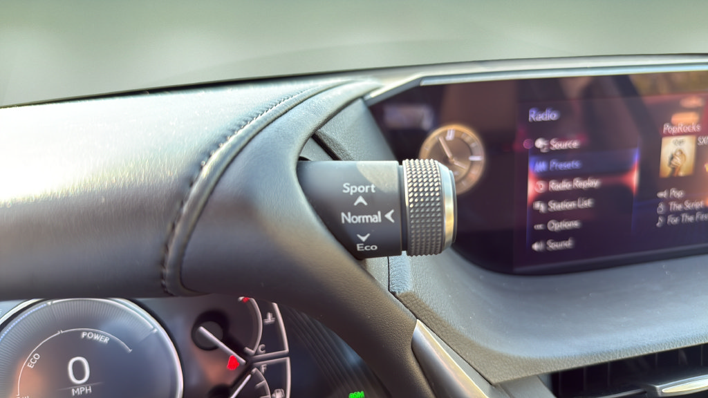 Used 2020 Lexus ES 300h w/ Premium Package FWD image 22