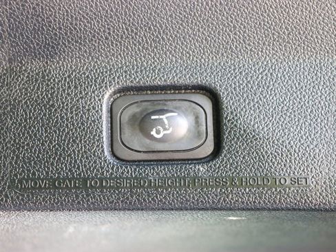 Used 2018 Ford Explorer Limited w/ Ford Safe & Smart Package image 29