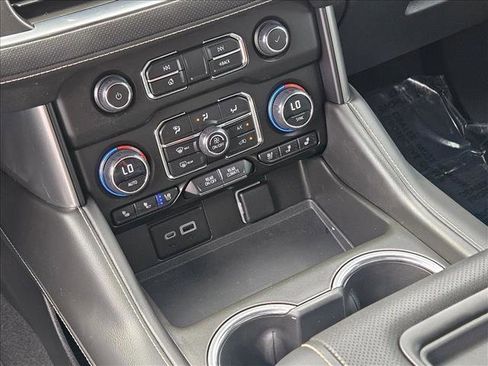 Used 2023 Chevrolet Tahoe Premier AWD/4WD image 19