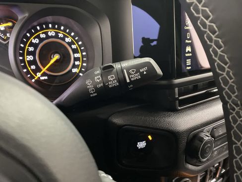 Used 2025 Jeep Wrangler Sport S AWD/4WD image 22