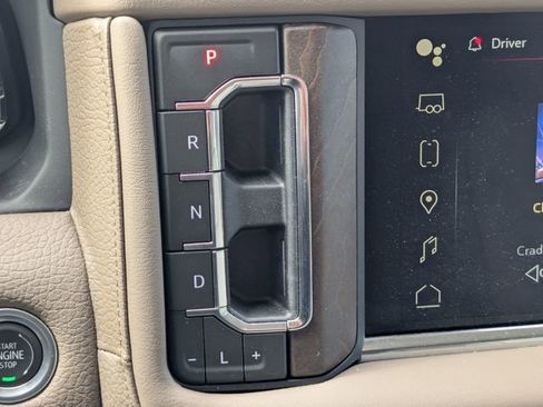 Used 2024 GMC Yukon XL Denali w/ Advanced Technology Package image 18