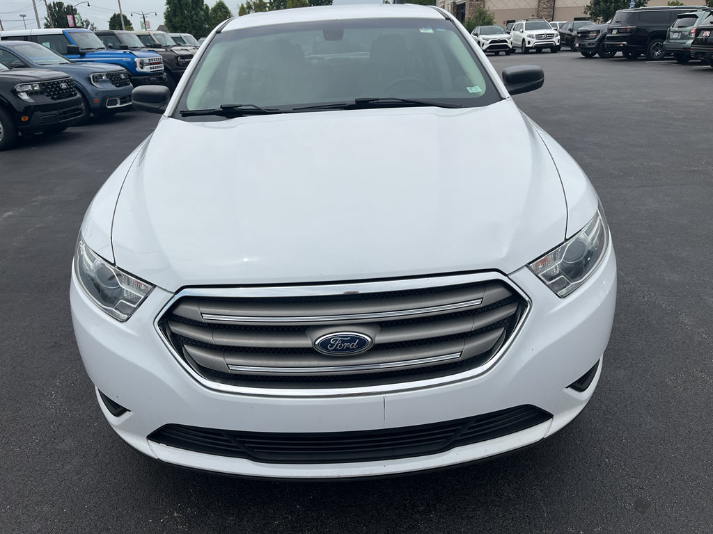 Used 2019 Ford Taurus SE FWD image 2