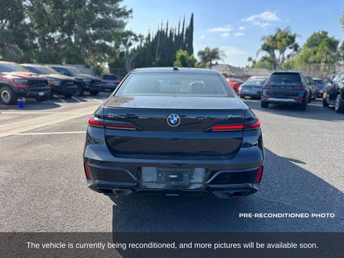 Used 2023 BMW 760i xDrive AWD/4WD image 3