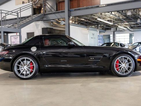 Used 2012 Mercedes-Benz SLS AMG Coupe image 11