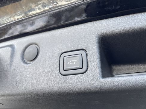 Used 2024 Chevrolet Equinox LT image 42