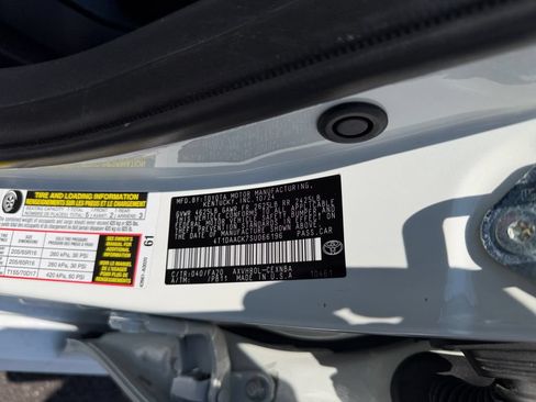 Used 2025 Toyota Camry LE FWD image 30