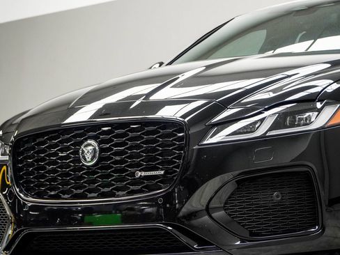 Used 2024 Jaguar XF R-Dynamic SE image 2