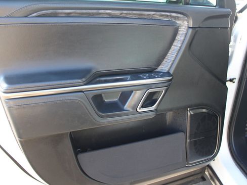 Used 2022 Rivian R1T Adventure image 13