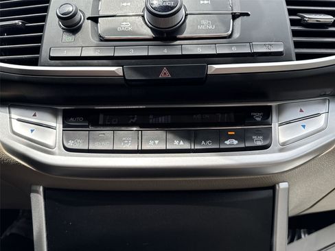Used 2013 Honda Accord LX image 18