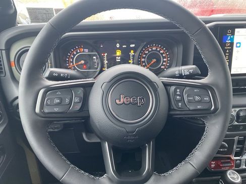 New 2025 Jeep Gladiator Mojave image 29