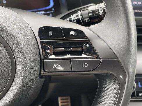 Certified 2025 Hyundai Elantra Sport FWD image 11