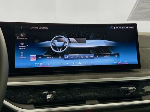 Used 2024 BMW X5 xDrive40i w/ Premium Package image 16