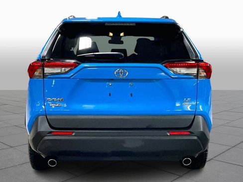 Used 2019 Toyota RAV4 LE image 5