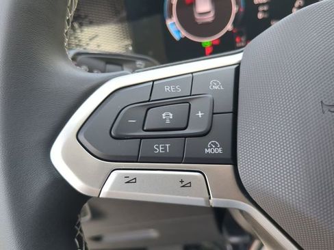 New 2026 Volkswagen Tiguan SE FWD image 28