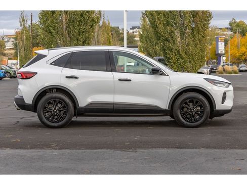 Used 2023 Ford Escape Active image 2