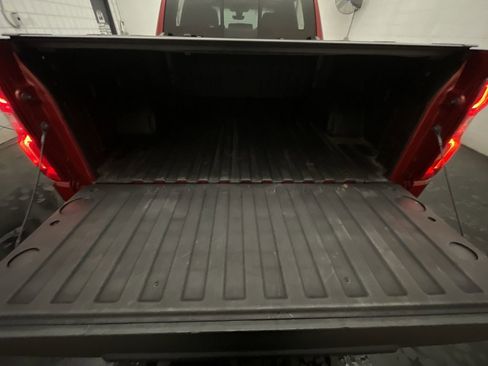 Used 2021 Chevrolet Silverado 1500 High Country w/ Technology Package image 21