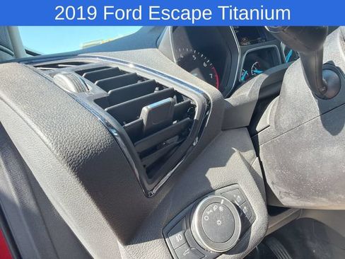 Used 2019 Ford Escape Titanium AWD/4WD image 21