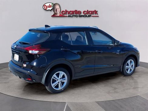 New 2025 Nissan Kicks Play S image 5