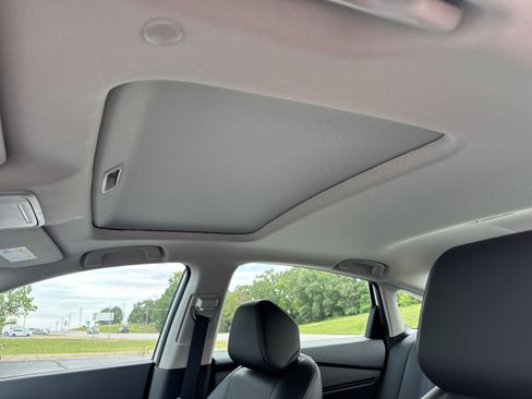 Used 2024 Honda Accord Touring image 8