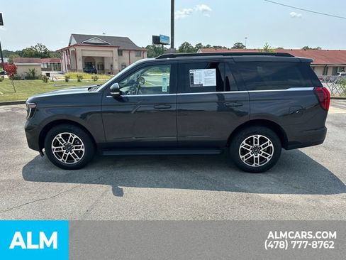 Used 2025 Ford Expedition Active AWD/4WD image 9