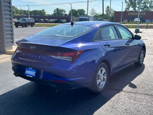 Used 2023 Hyundai Elantra SE FWD image 7