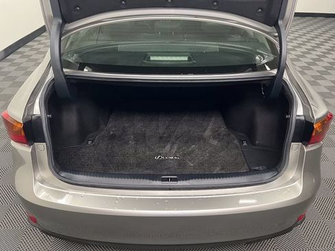 Used 2018 Lexus IS 300 RWD image 8