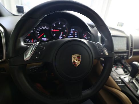 Used 2014 Porsche Cayenne Diesel Platinum Edition AWD/4WD image 19