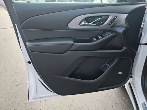 Used 2020 Chevrolet Traverse Premier FWD image 12