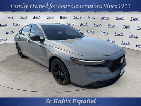 Used 2025 Honda Accord SE image 1