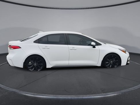 Used 2024 Toyota Corolla SE FWD image 9