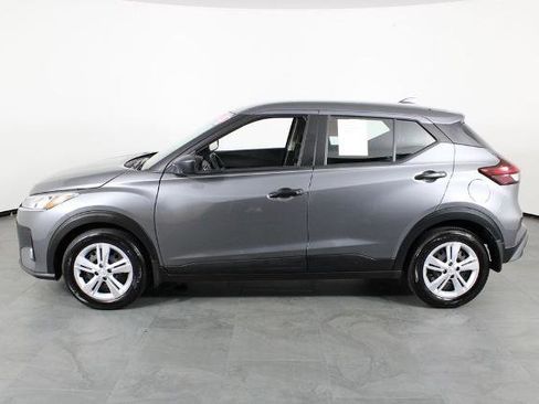 Certified 2025 Nissan Kicks Play S image 12