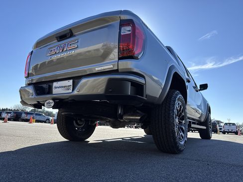 New 2026 GMC Canyon Elevation w/ Convenience Package image 9