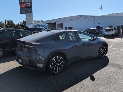 Used 2024 Toyota Prius Prime Premium image 5