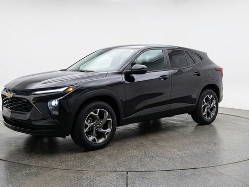 Used 2025 Chevrolet Trax LT w/ LT Convenience Package FWD image 3