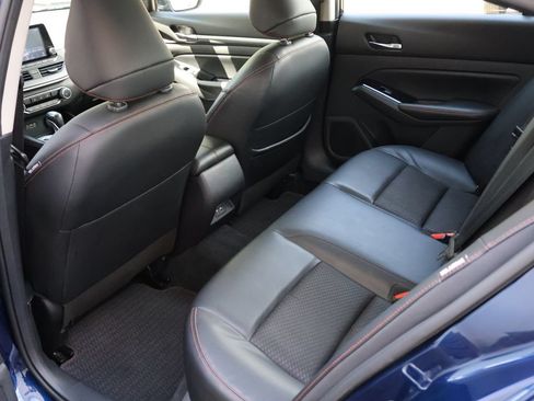 Used 2024 Nissan Altima 2.5 SR FWD image 10