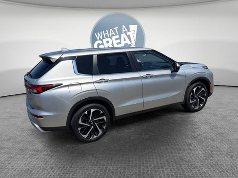 Used 2022 Mitsubishi Outlander SE AWD/4WD image 3