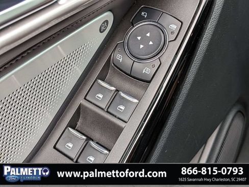 Used 2024 Ford Explorer Platinum w/ Technology Package AWD/4WD image 23