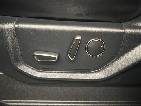 Used 2015 Ford F150 Lariat w/ Equipment Group 502A Luxury AWD/4WD image 27