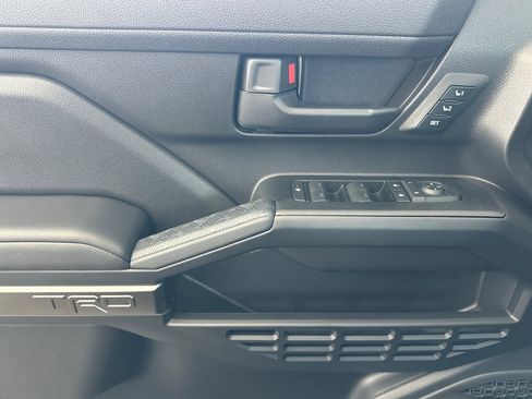 New 2025 Toyota 4Runner TRD Off-Road Premium image 10