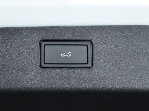 New 2026 Volkswagen Tiguan SE image 69