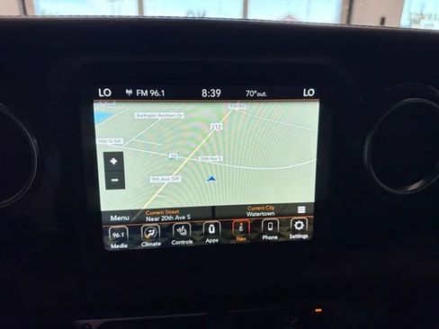 Used 2021 Jeep Wrangler Unlimited Sahara AWD/4WD image 2